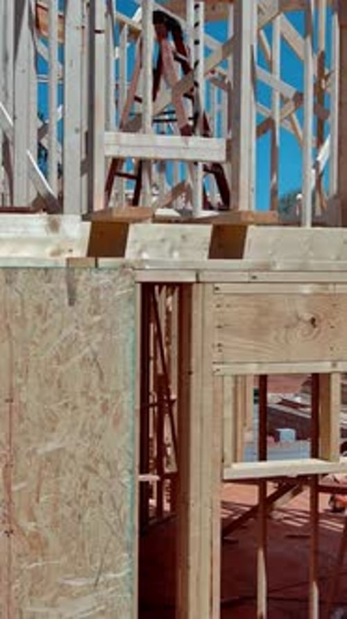 Framework Framing Beam Stick durante la construcción de una nueva casa