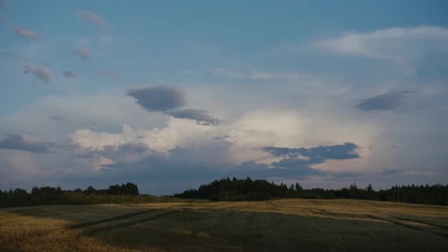 Gewitterwolken, Cumulonimbus, schnell steigend, wachsender Zeitraffer