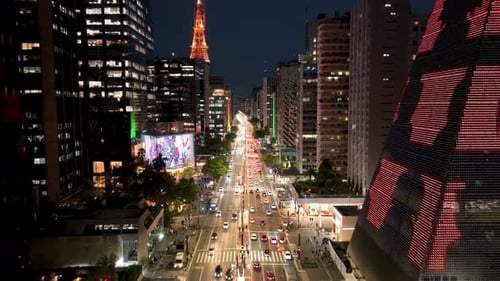 Avenida Paulista no centro da cidade de São Paulo, Brasil.