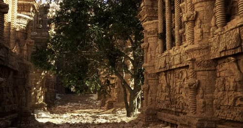 Sculptures sur pierre anciennes dans un chemin de temple isolé entouré d'arbres
