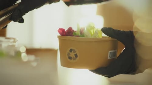 La empresa sostenible trabaja activamente con envases ecológicos para sus productos, un activo