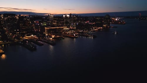 Filmmusik Drohnenaufnahme der nächtlichen Skyline von Halifax, Kanada, Nova Scotia