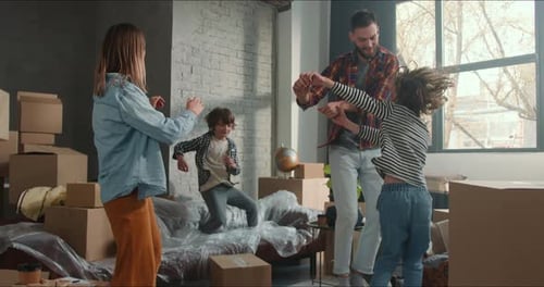FAMILY MOVING IN