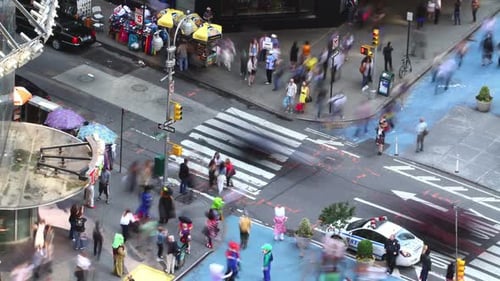 Nova York - 21 de maio: Timelapse do tráfego da cidade e dos pedestres, em 21 de maio de 2012 em Nova York, Ny