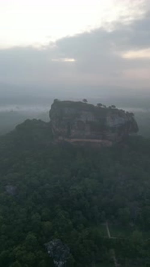 Vue aérienne de la forteresse de Sigiriya Lion Rock, Sri Lanka