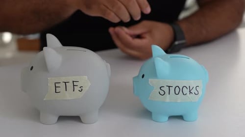 Anlagekonzepte mit ETF und Stock Piggy Banks