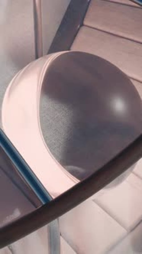 3D-Schleifenformanimation mit weißer Kugel