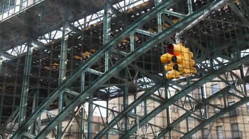 New York 125 Street Subway Metro in Harlem USA Manhattan Transport Metro Station Metallic Bridge