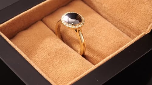 Schwarzer Diamantring