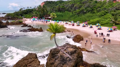 Praia de Tambaba no Conde, na Paraíba, Brasil.
