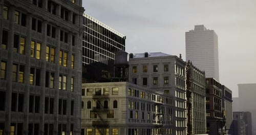 Los edificios históricos reflejan el horizonte urbano al anochecer en el centro