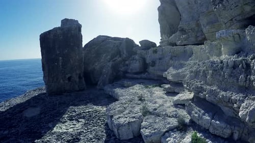 Luftaufnahme der Küste, Küste, Klippenlandschaft, Landschaft. Meereslandschaftshintergrund