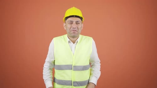 Ingénieur enthousiaste, impatient.