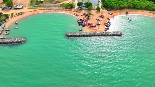 Un rompeolas es una estructura de ingeniería costera diseñada para proteger las costas.