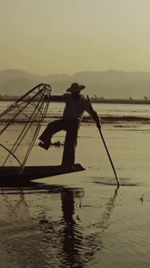 Pêcheurs birmans sur le lac Inle