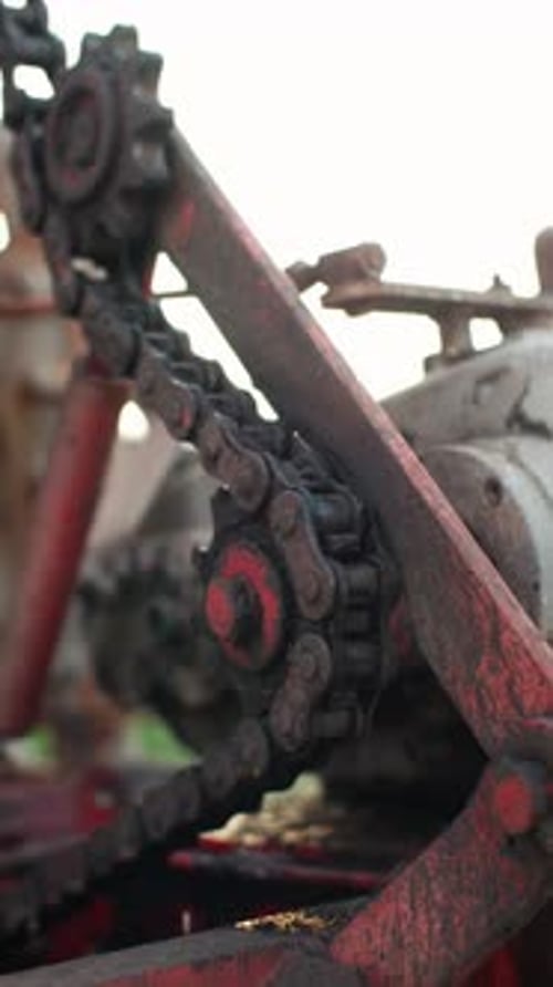 The Chain Part in the Machine Moves Along the Sprocket