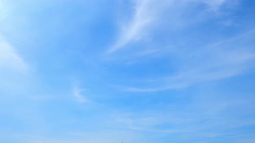 Laps de temps 4K, nuages blancs qui roulent