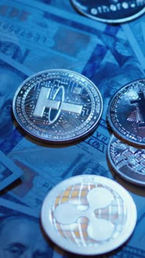 Cryptomonnaie et espèces : l'avenir de la finance examine les actifs numériques et analyse la monnaie traditionnelle