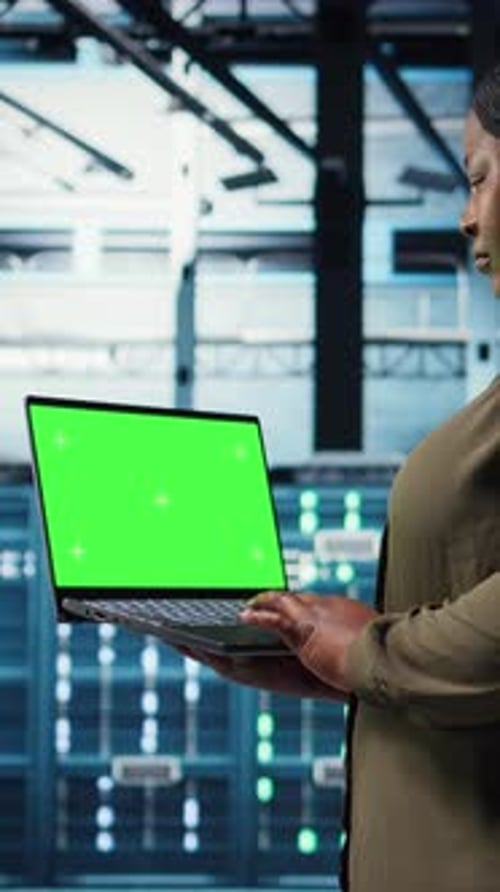 Vertical Video Data Center Admin Uses Isolated Screen Laptop to Develop Disaster Recovery Plans