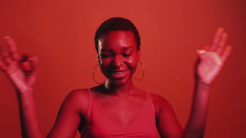 Perfect Gesture Yes Okay Woman Winking Gif Loop