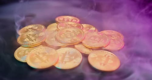 Pièces Bitcoin en or Fog