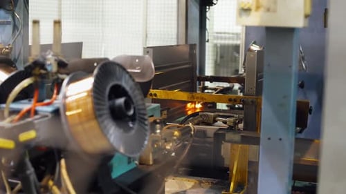 Production moderne d'appareils électroménagers Soudage automatique CNC de plaques en aluminium et en acier