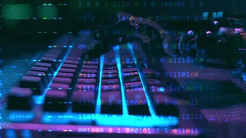 Robô trabalhando manualmente e digitando no teclado do PC com tecnologia de IA Inteligência Artificial Mecânica