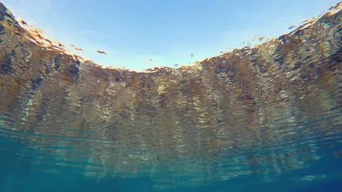 Agua superficial del mar azul