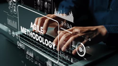 Tippen mit den Händen auf einem Laptop mit digitalem Overlay, das agile Methoden in der professionellen Arbeitsumgebung darstellt