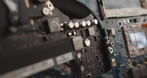 Aufnahme des Computer-CPU-Motherboards. Slider-Shot