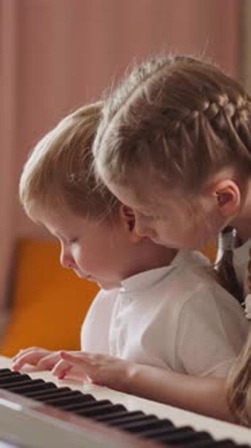 Girl Recovering After Spine Compression Fracture Plays Piano