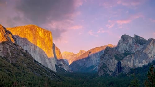 Time lapse video of Yosemite valley nation park.