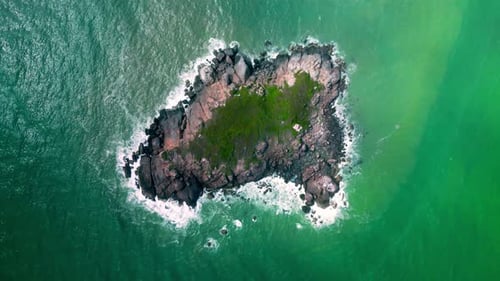 Ocean Waves Crashing Against Rocks And Cliffs Large Ocean Beautiful Wave Awesome Power of Waves