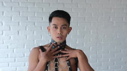 Sexy Transgender Sensually Shows His Inner Essence in an Expressive Dance