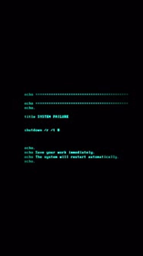Error crítico del sistema, pantalla retro de línea de comandos de computadora para el concepto de falla de ciberseguridad