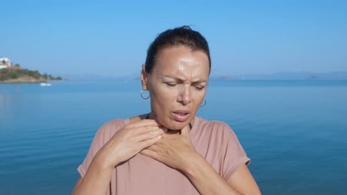 La femme halète