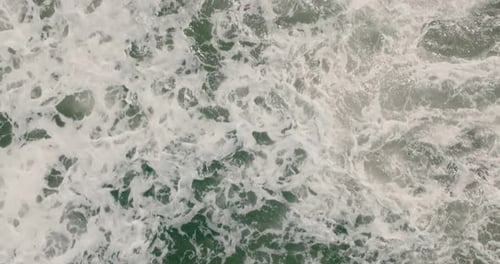 Luftdrohne der Meereswellen, Nahaufnahme, Slowmo