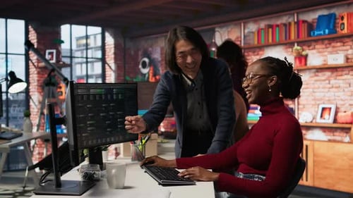 Senior Team Leader Assisting Worker in AI Software Development Agency