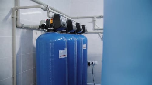 Pressurized water cylinders. Filters for water purification.