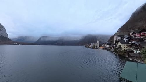 Timelapse Cinématographique du Matin brumeux de Hallstatt