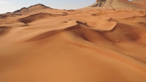 Mesmerizing Drone Footage of a Vast Desert Landscape in 4K