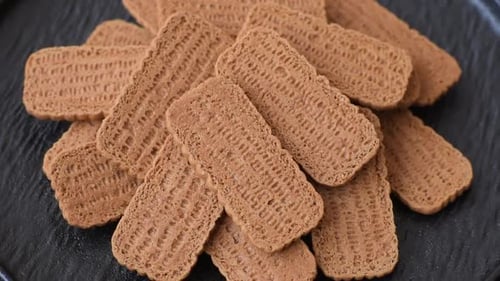 Caramel biscuit cookies, or shortbread, are a healthy breakfast food. Biscuit cookies