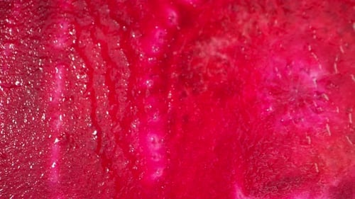 Une demi-betterave éclatante aux détails complexes