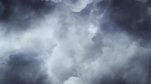 Gewitter, dunkle Gewitterwolken und dramatisch Stürme.