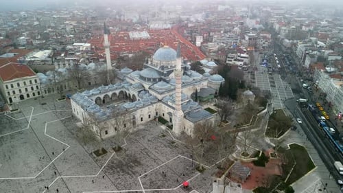 El área alrededor de la mezquita de Beyazit vuela hacia atrás