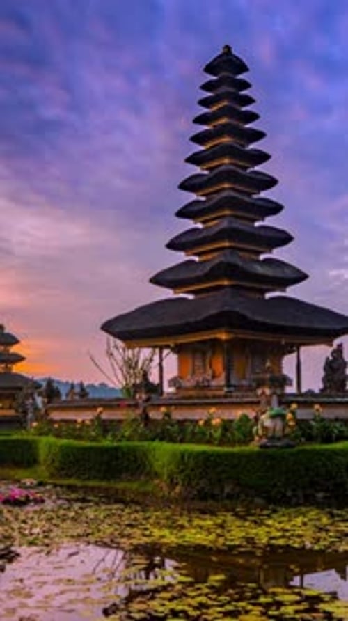 Vue verticale du temple en Indonésie