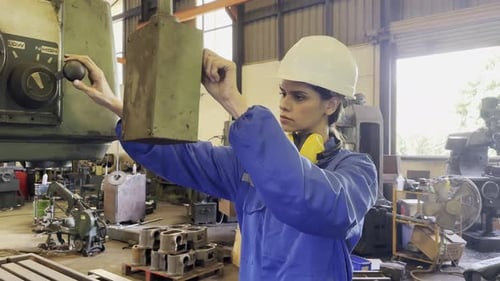 Lathe Metalwork Industry Worker