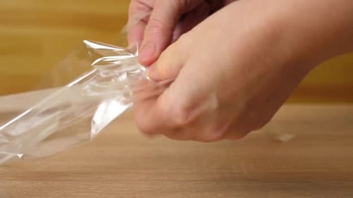 39. The package (sleeve) for baking is tied on one side