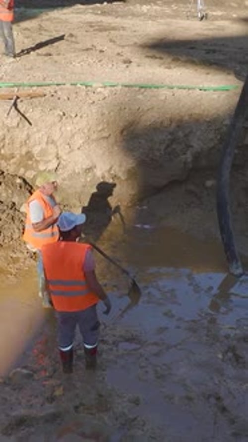 Aerial View Elite Skyscraper Construction in Progress With Expert Builders