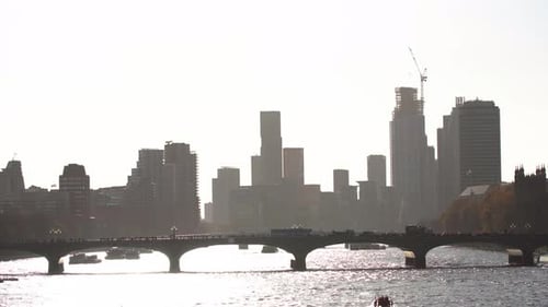 Ponte de Westminster, ônibus vermelhos.